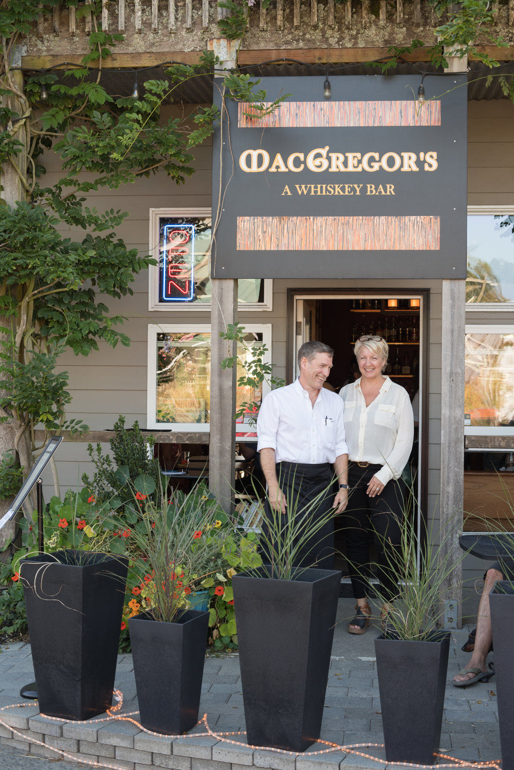 MacGregors-August2017-108-BrokenBanjo.jpg